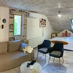 T.h.ny Village Penzion