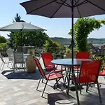 T.h.ny Village Penzion 3*