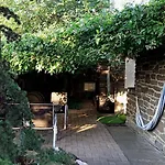 T.h.ny Village Penzion 3*