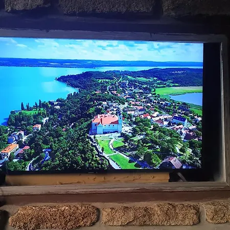 T.h.ny Village Tihany