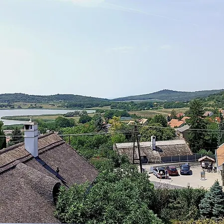 Pensión T.h.ny Village