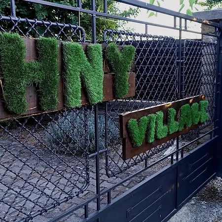 Pensión T.h.ny Village